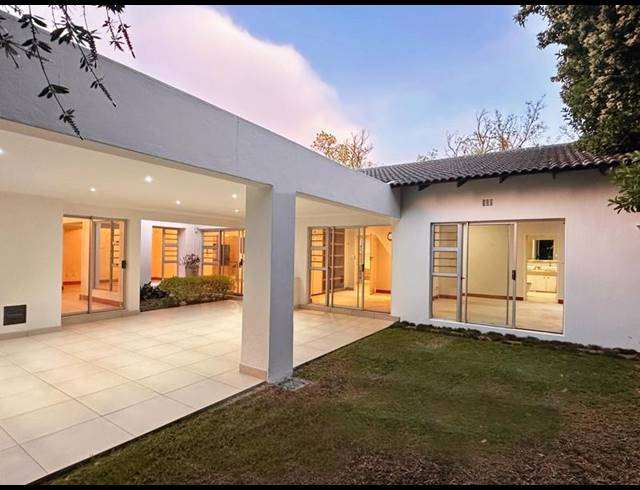 3 BEDROOM TOWNHOUSE FOR SALE IN SANDOWN